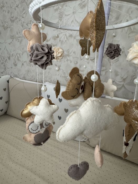 Музичний мобіль з фетру на дитяче ліжечко