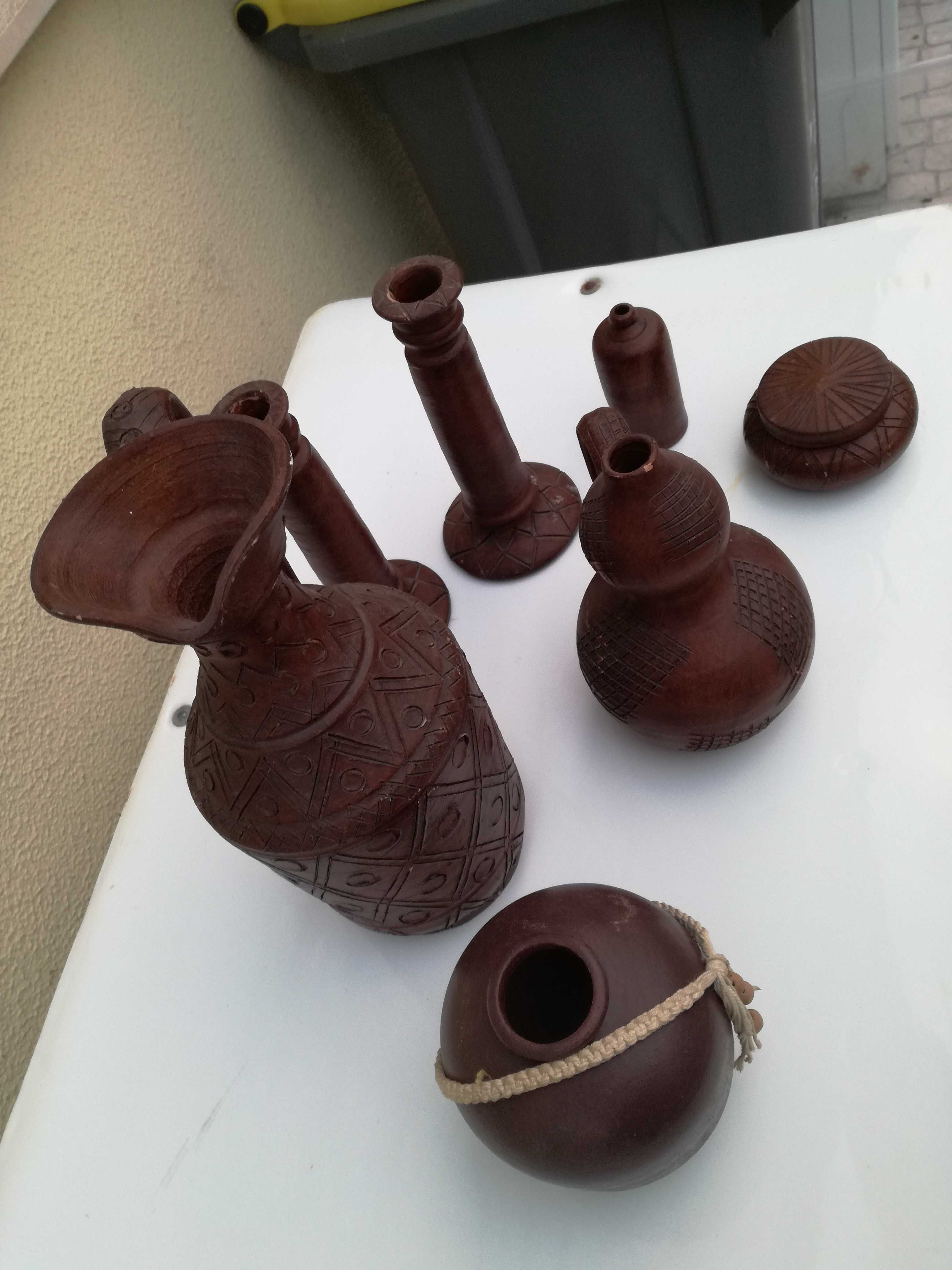 Loiça cerâmica peças decorativas em barro de Portugal