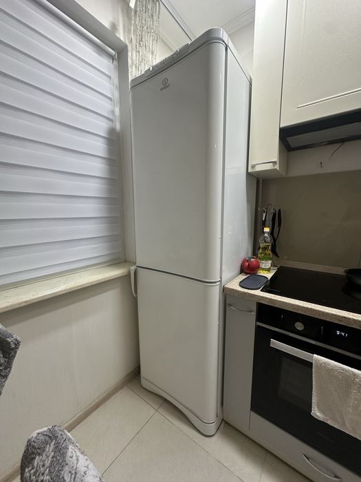 Холодильник, indesit