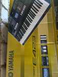 Keyboard yamaha psr e423