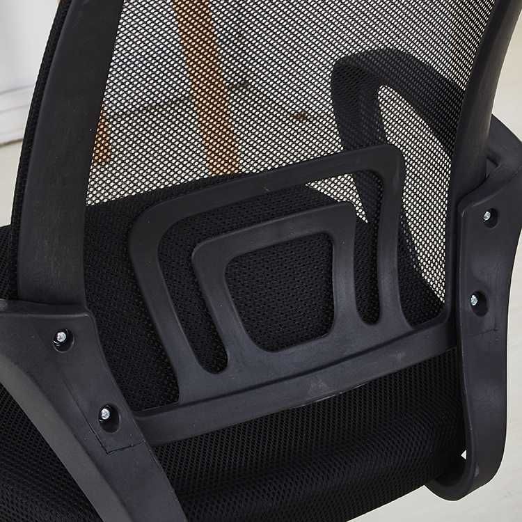 Кресло черное компьютерное офисное Millennium стул офисный на колесах