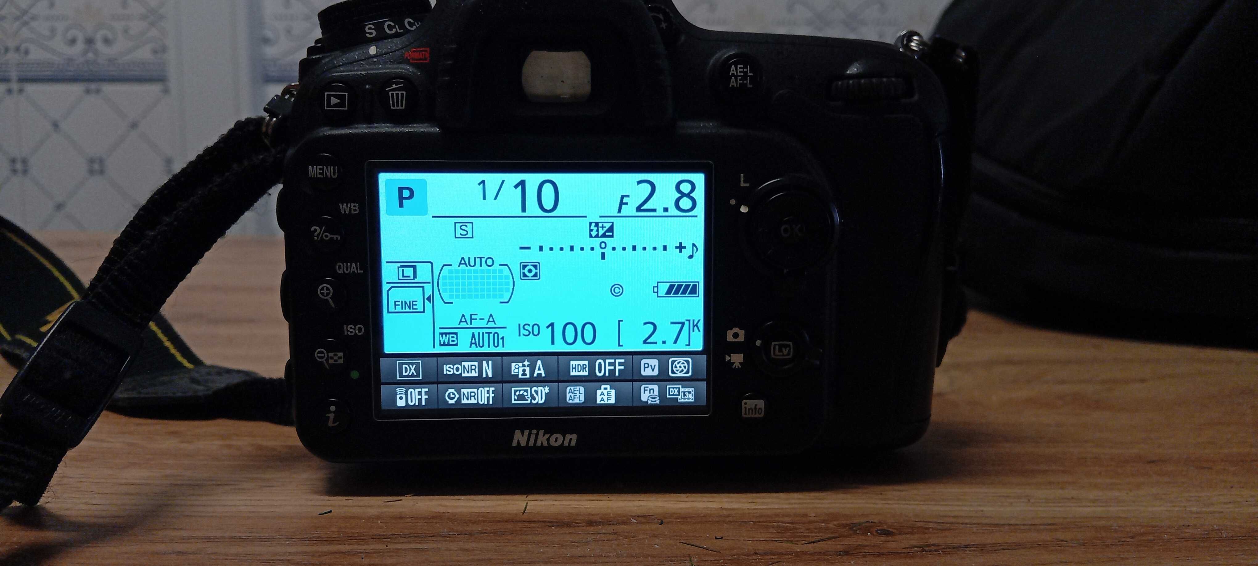 Nikon D7100 imaculada com 26.914 disparos, mais extras