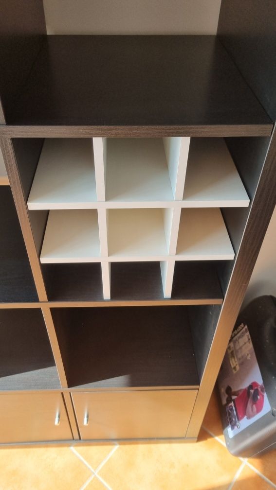 Estante Kallax ikea com garrafeira