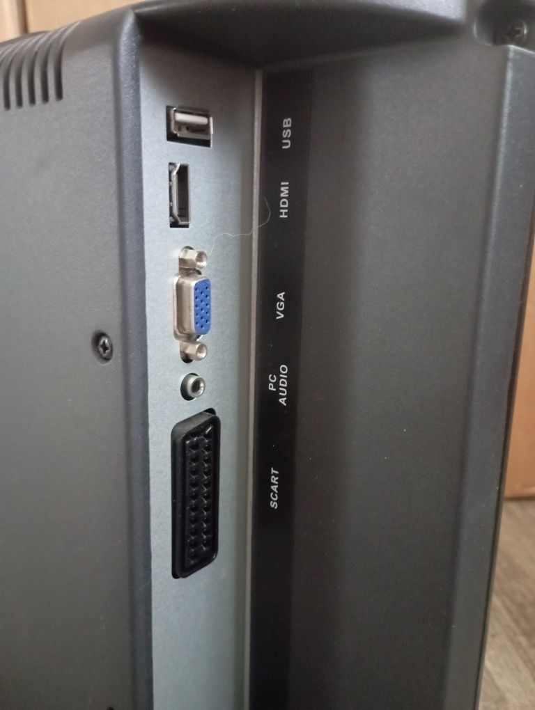 Monitor Bluetech 19''