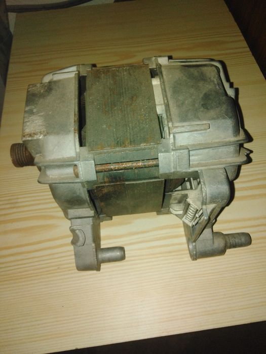 Продаются электродвигатели