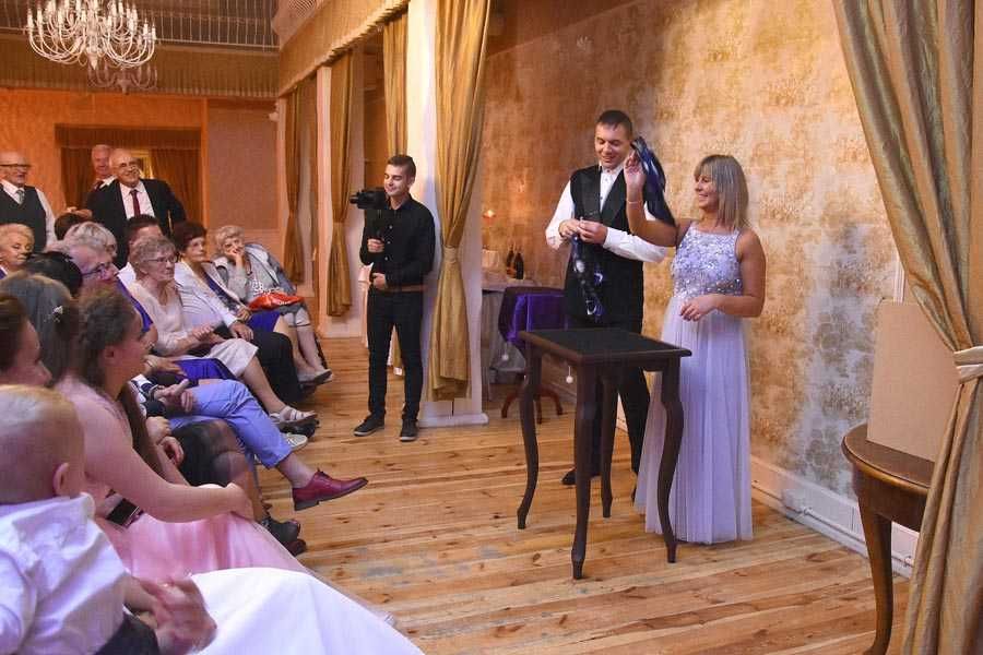 Iluzjonista Magik Pokaz iluzji na Wesele Urodziny Event Firmowy Festyn