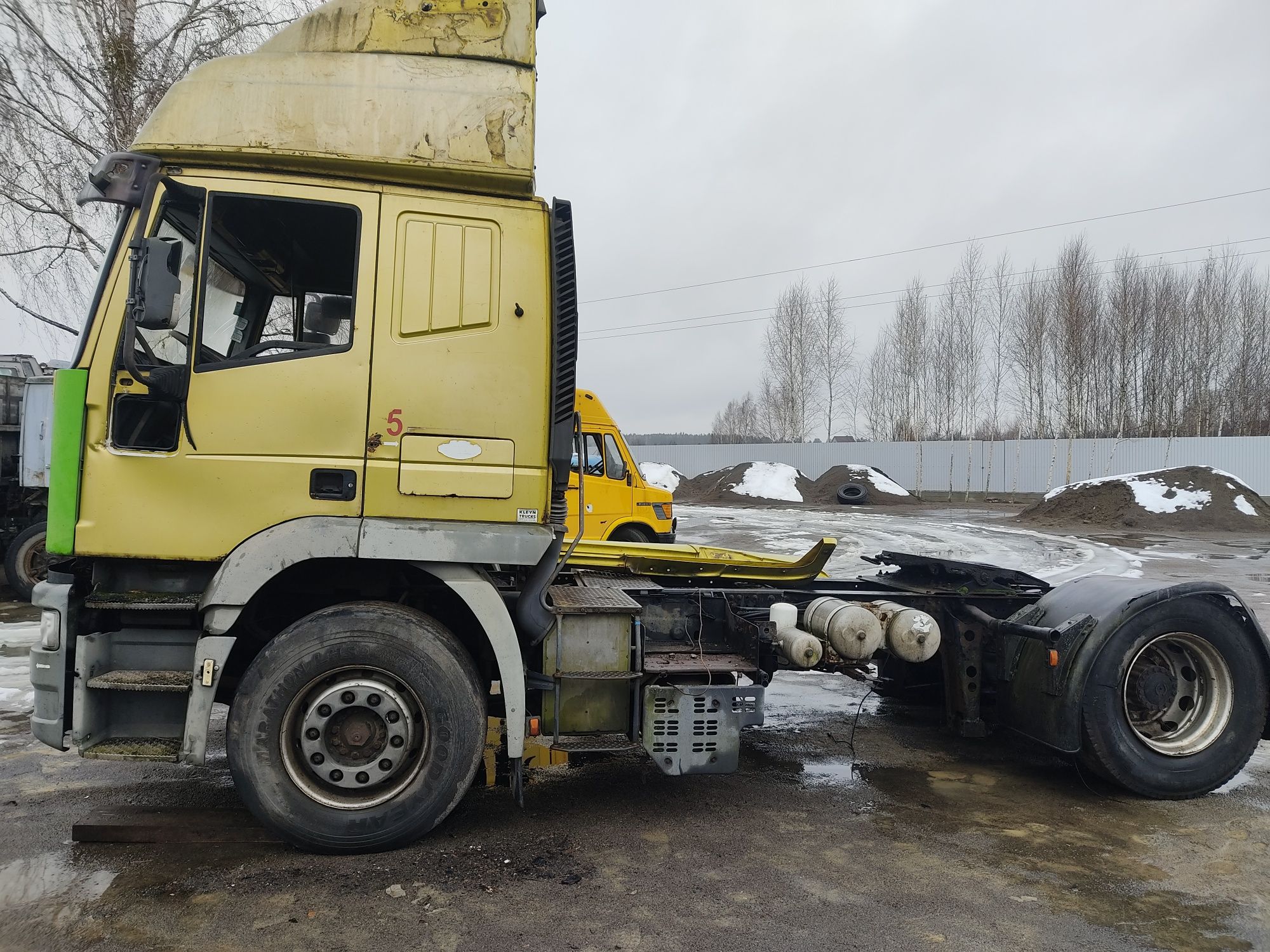 ІВЕКО 440 Є38. IVECO MP 440 E38. Сідловий тягач IVECO MP 440