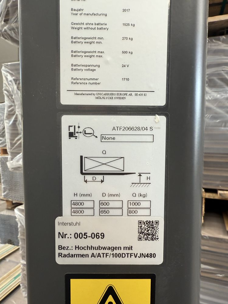 Empilhador retratil 1Ton
