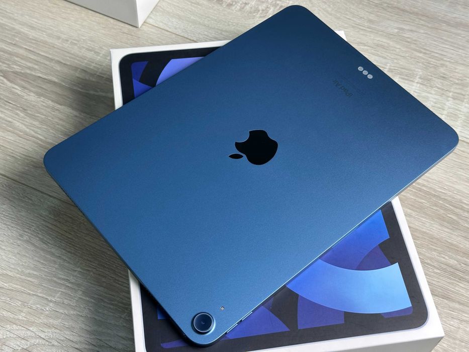 Планшет Apple iPad Air 5 10.9 M1 64GB Wi‑Fi Sky Blue 2022 A2588 100%