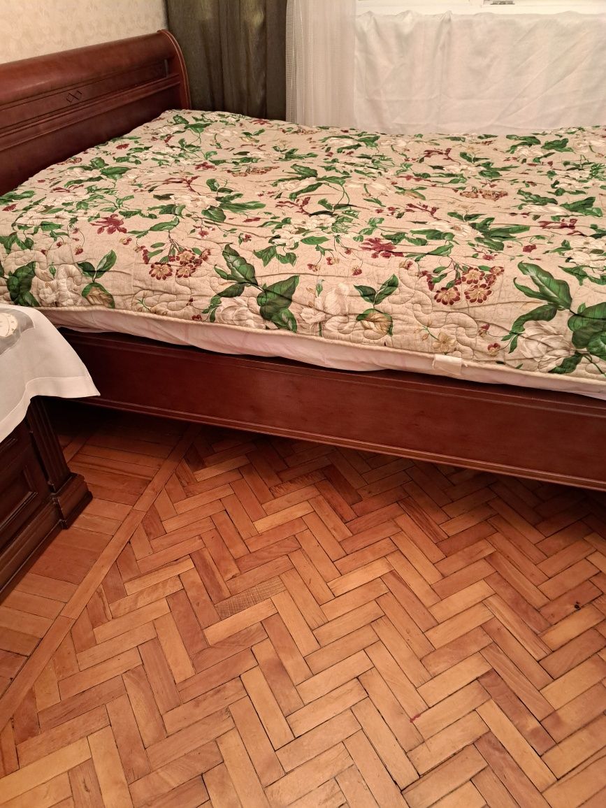 Кровать.Деревянная двуспальная