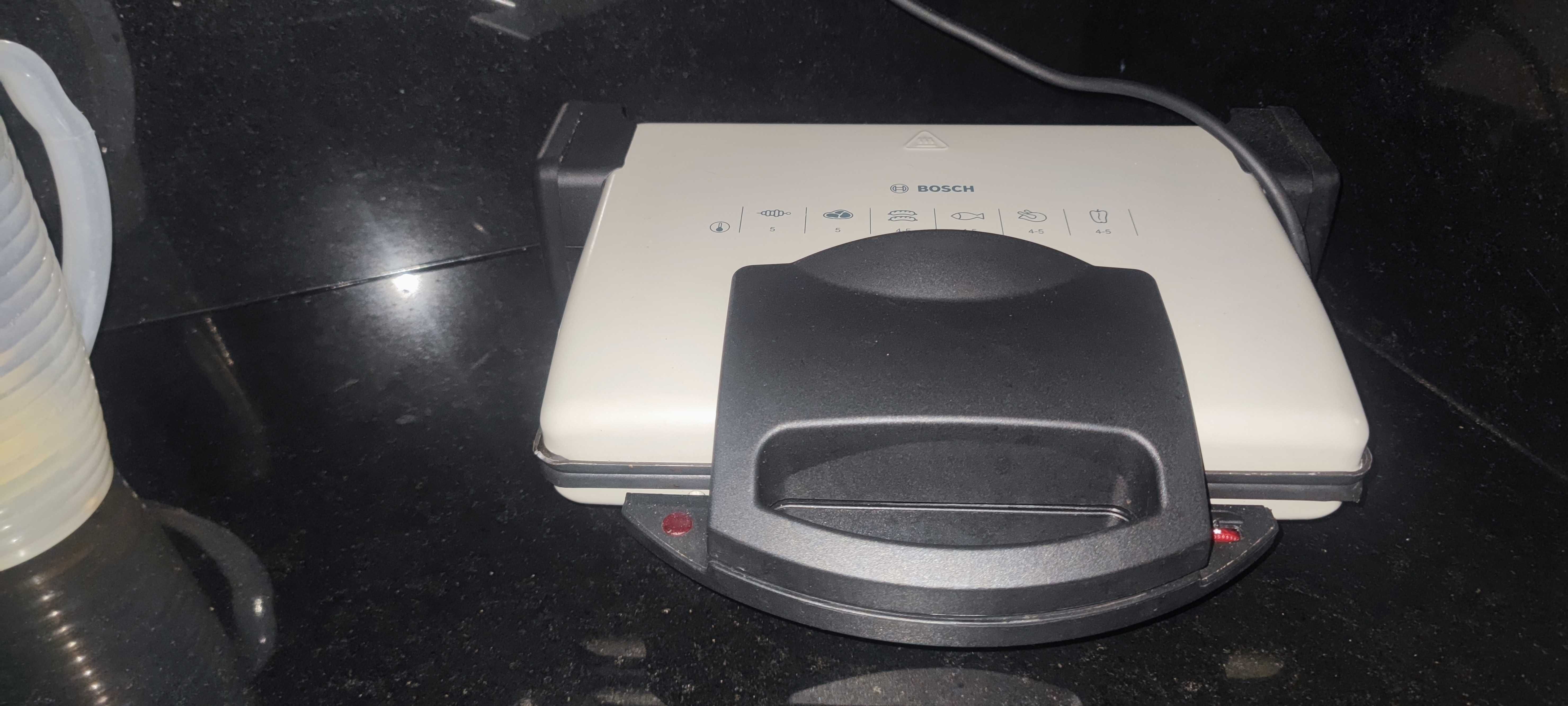 Vendo televisão torradeira e microondas como novos