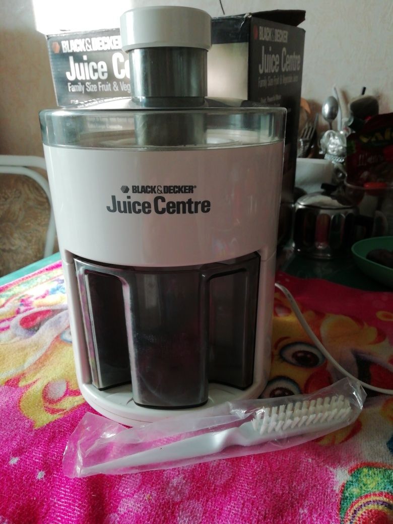 Соковыжималка "JUICE CENTRE"