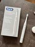 Sprzedam szczoteczkę soniczną Oral B Pulsonic Slim