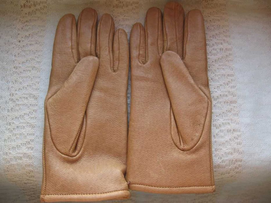 Перчатки кожаные жен. р. 8  ( РУМЫНИЯ)