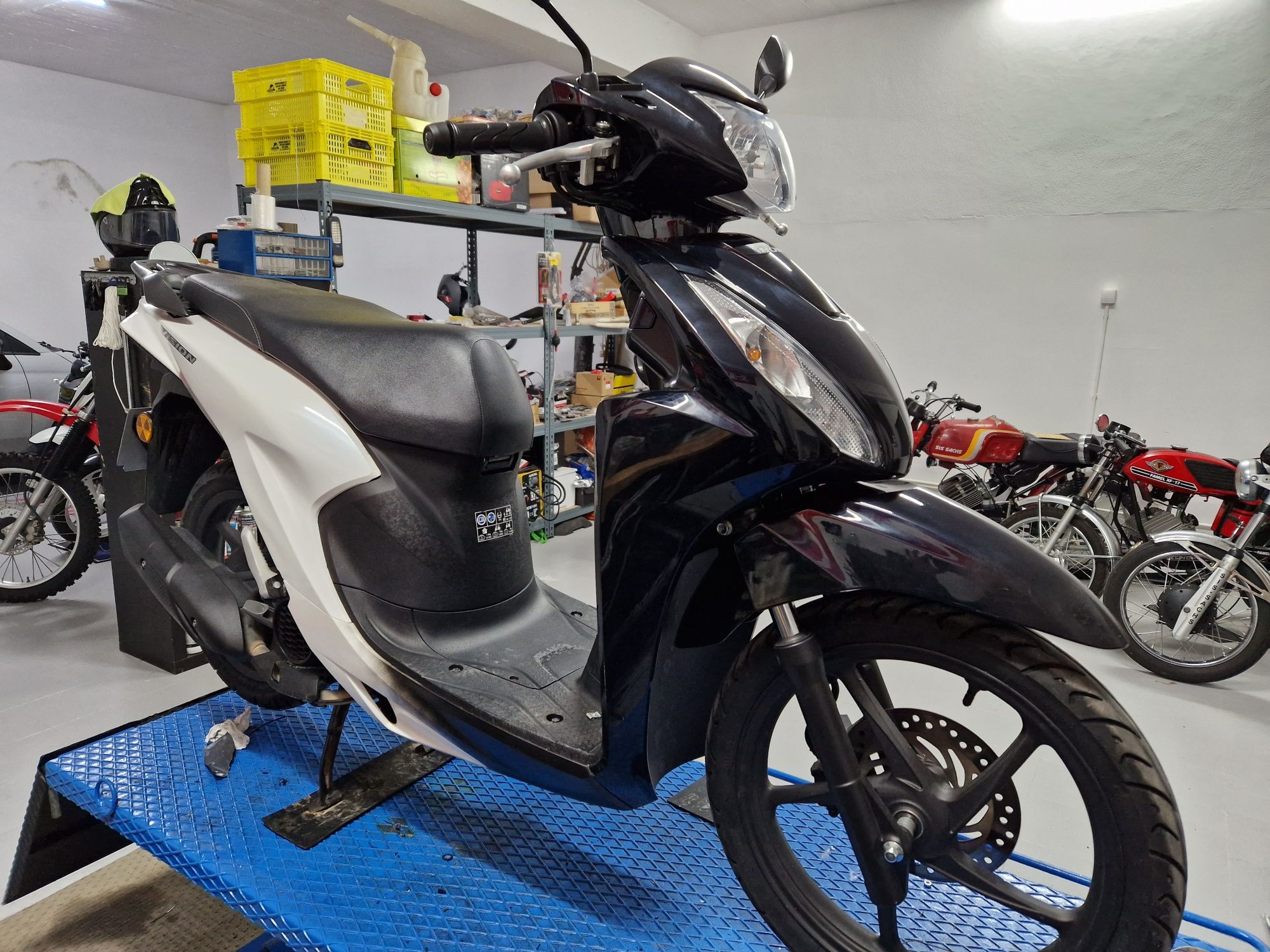 Honda Vision 110 pcx