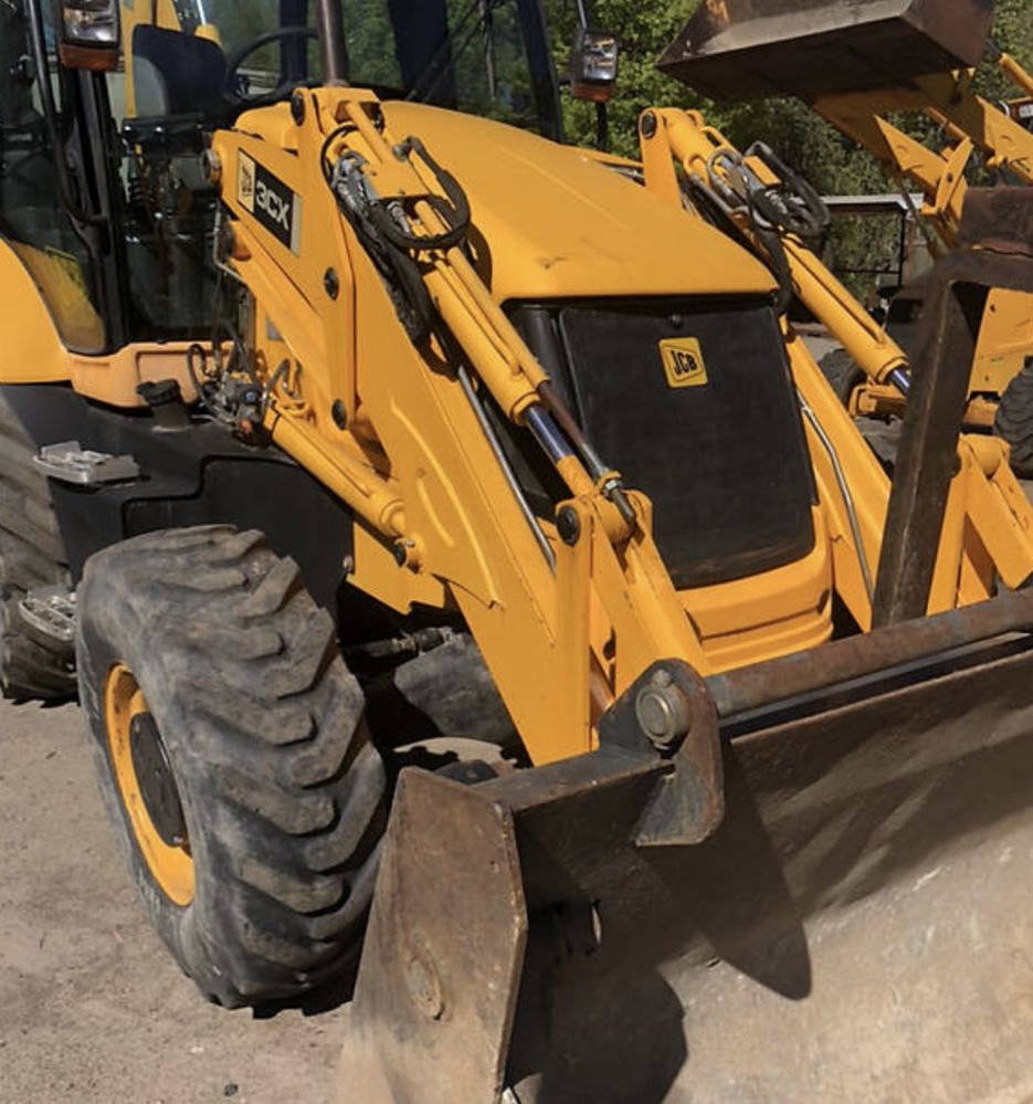 Решітка радіатора JCB 3CX