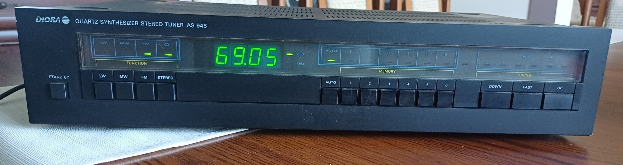 Unitra Diora Quartz Tuner AS945