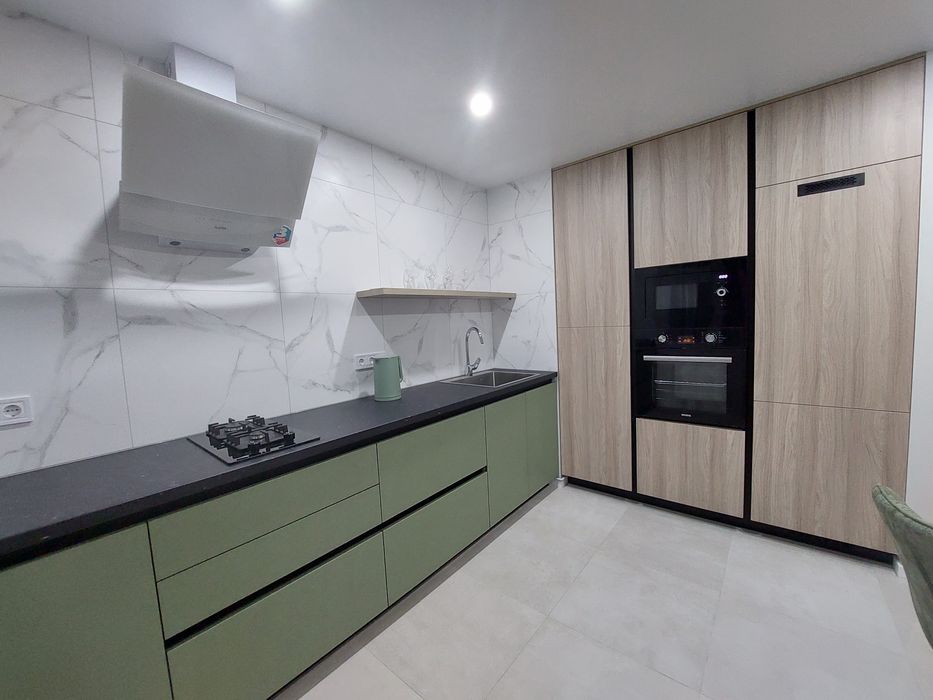 Подобова оренда VIP-КЛАСУ вул.Г.Євромайдану 9