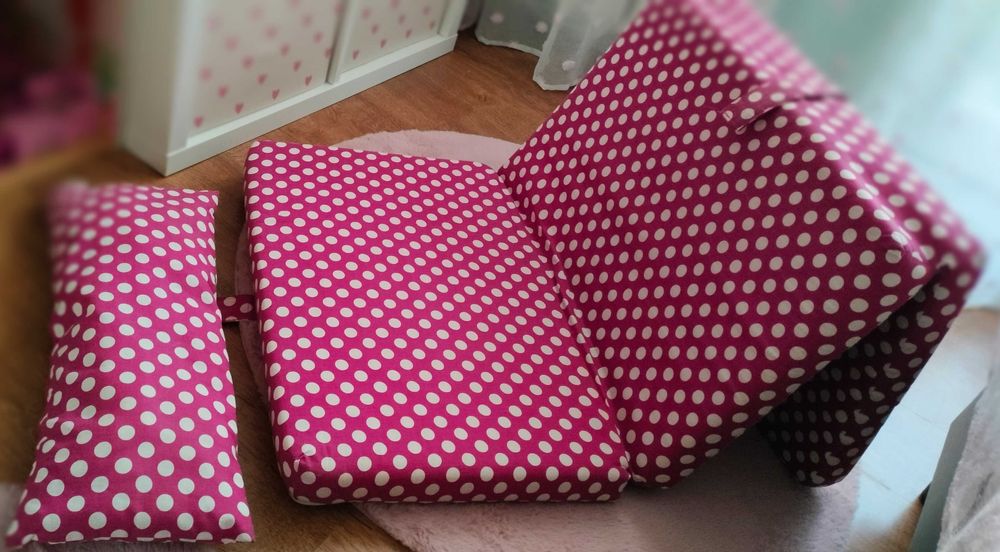 Materac dziecięcy, rozkładany z poduszką. łóżko,dostawka, sofa.
