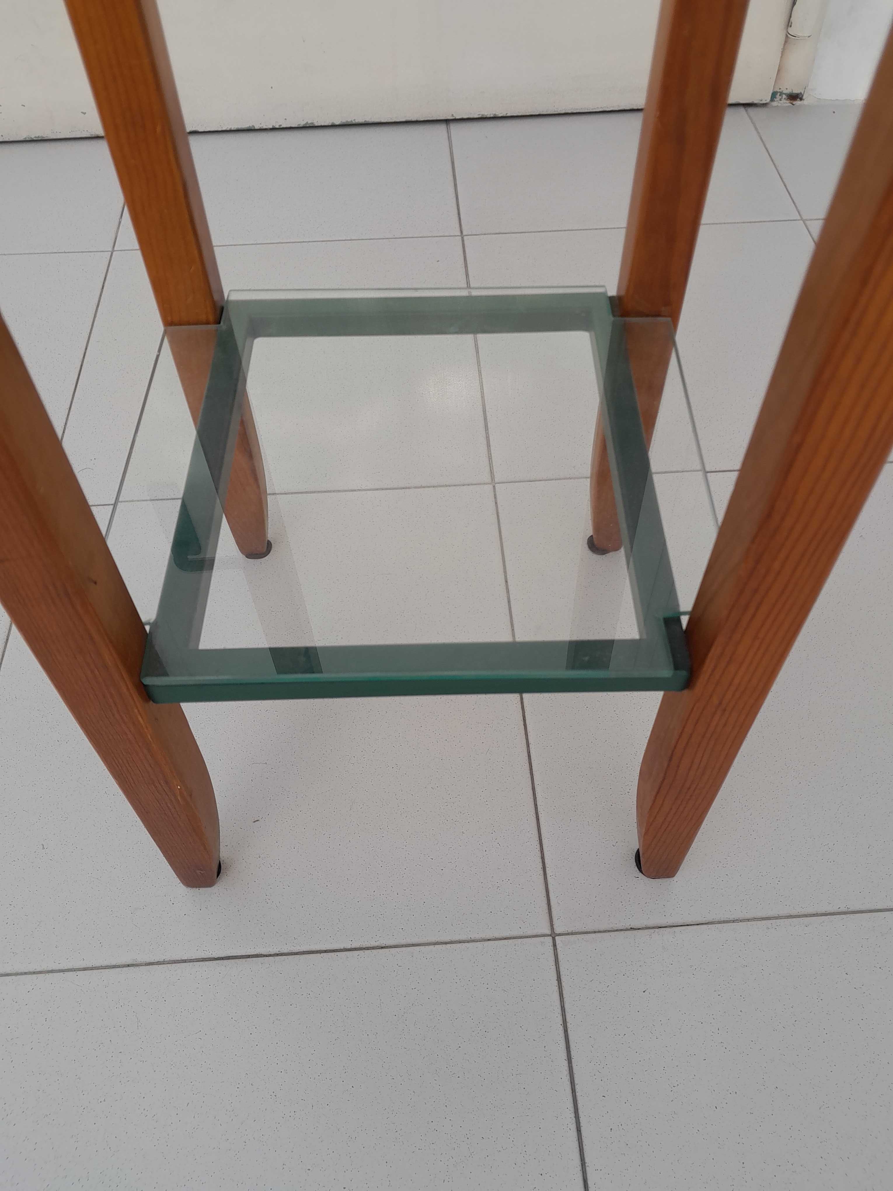 Mesa de apoio quadrada