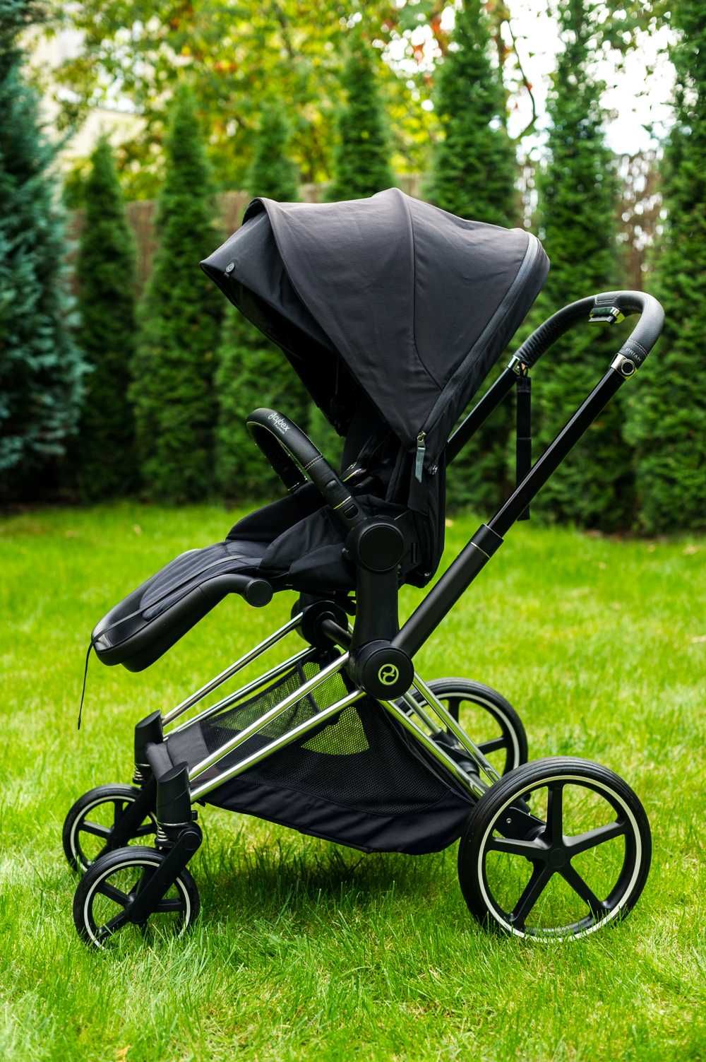 Cybex Priam 4.0 Chrome Black Spacerówka + Gondola Priam 4.0 Deep Black