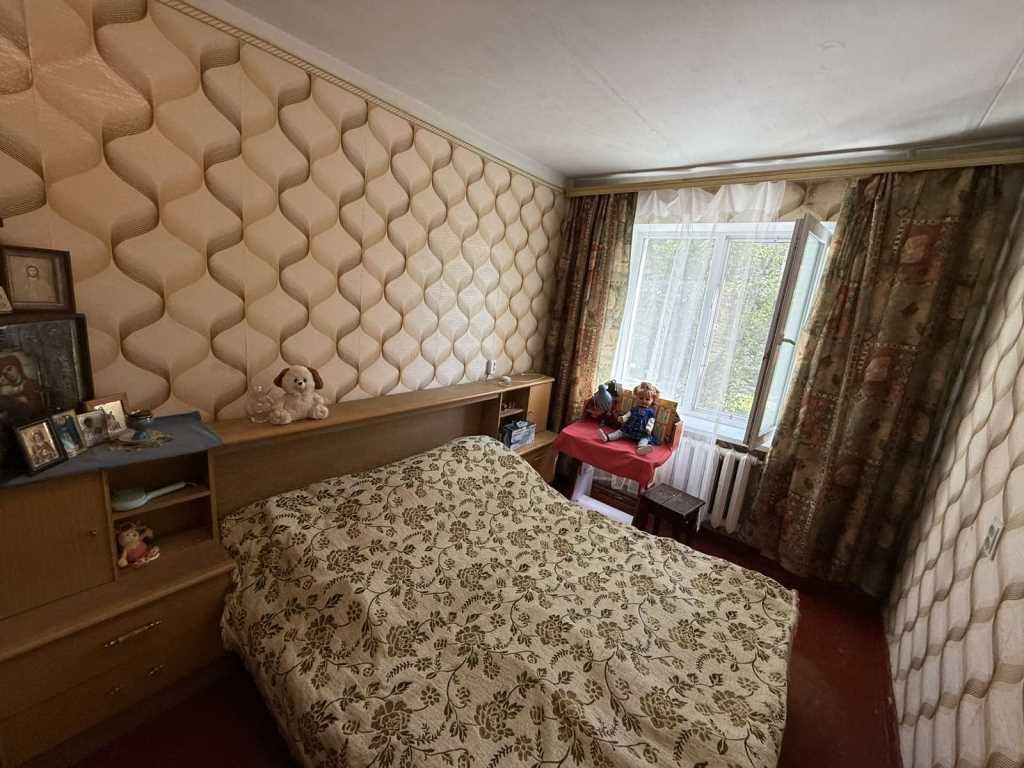 3к.квартира, Алмазний, 60м2, 2/5, в житловому стані