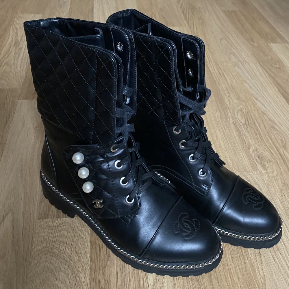 Ботинки CHANEL женские