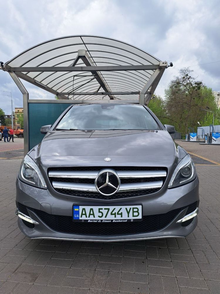Mercedes-Benz B-Class 250e 2015 | 90 т.км. | 95% SOH | 200км | 31 кВт