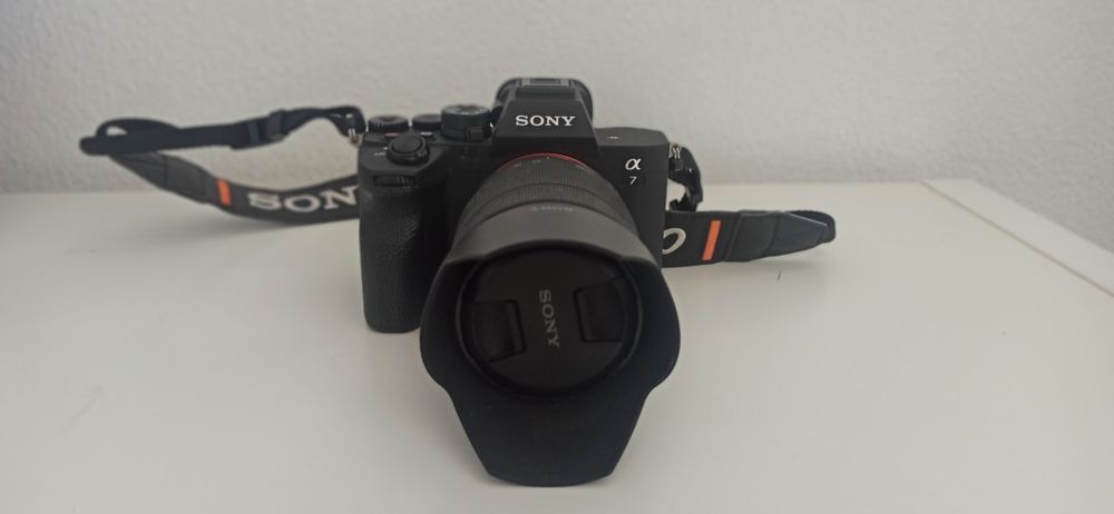 Máquina mirrorless Sony A7IV