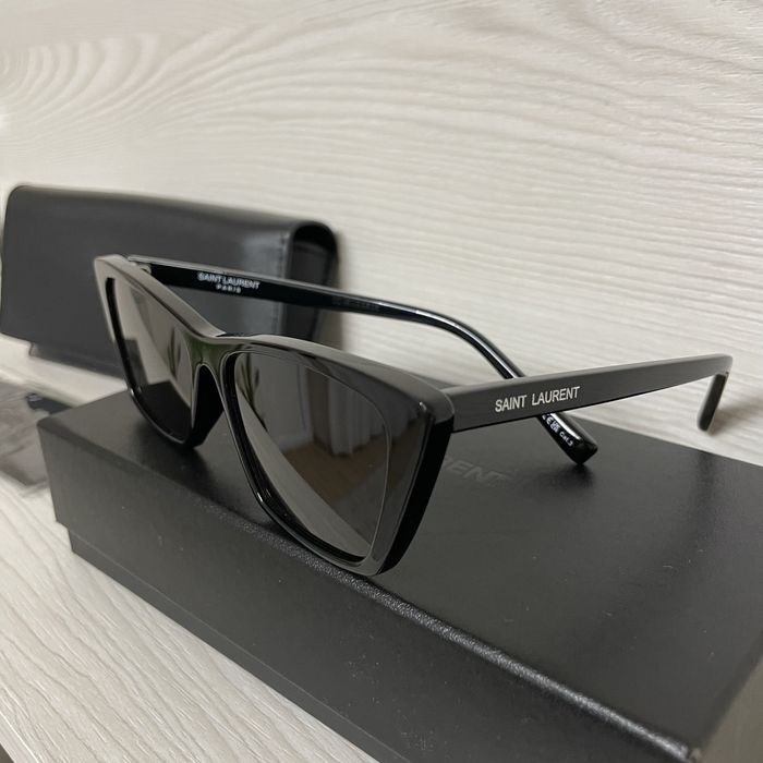 Сонцезахисні окуляри YSL