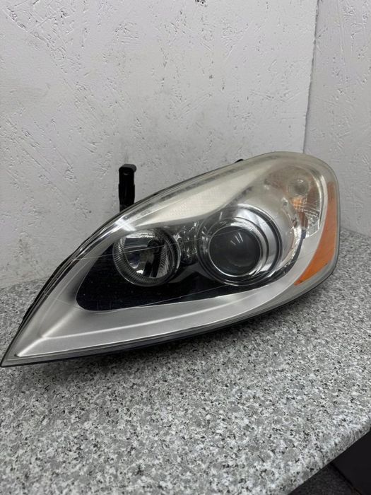 LAMPA XENON LEWY PRZÓD VOLVO XC60 2008-2013 30763137
