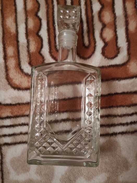 Butelka ozdobna, karafka, kolekcjonerska na whisky 0,5l - stan idealny