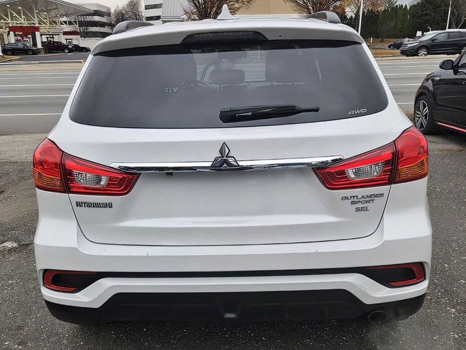 Mitsubishi Outlander      2018