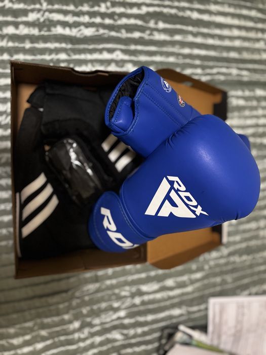 Adidas Box Hog 2.0