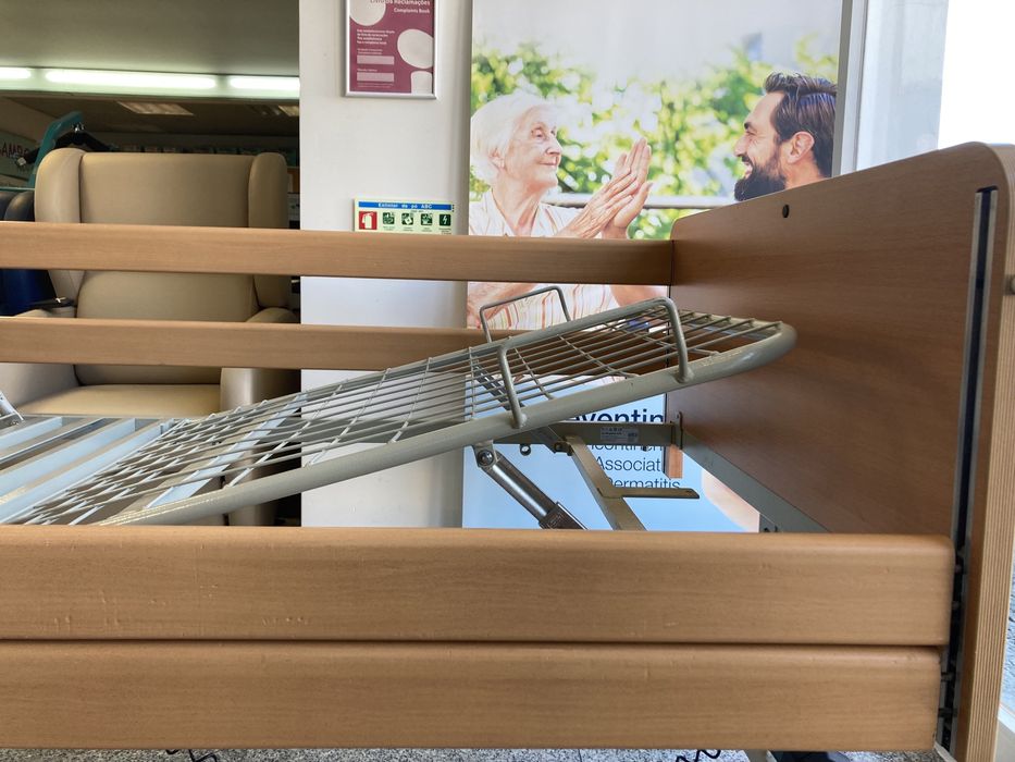 Cama Semi Nova com Garantia, articulada elevatória e elétrica