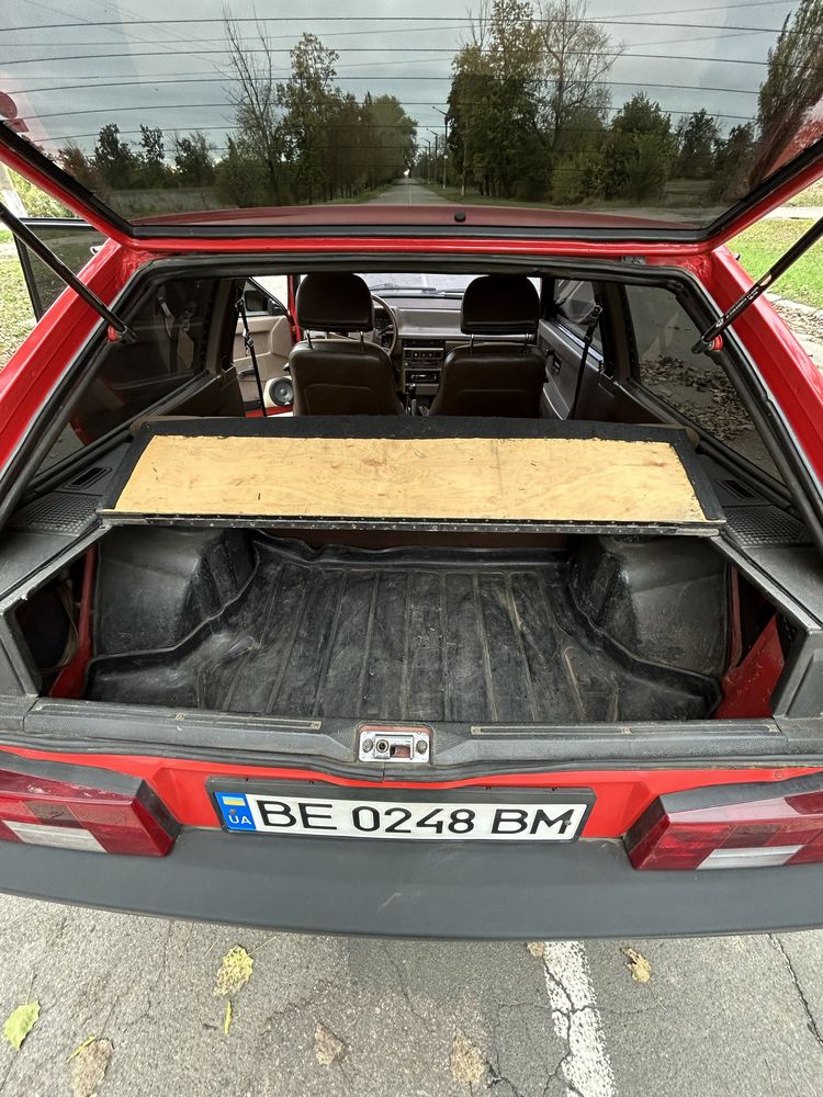 Автомобіль Ваз 2108
