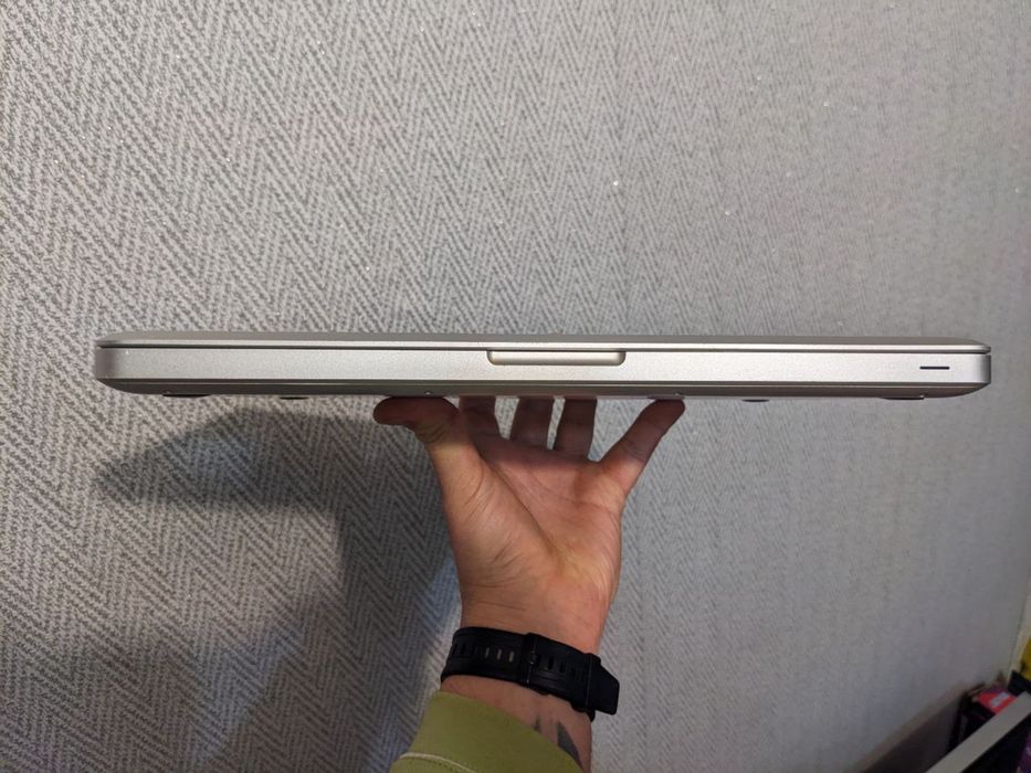 Продам Apple MacBook Pro 13"