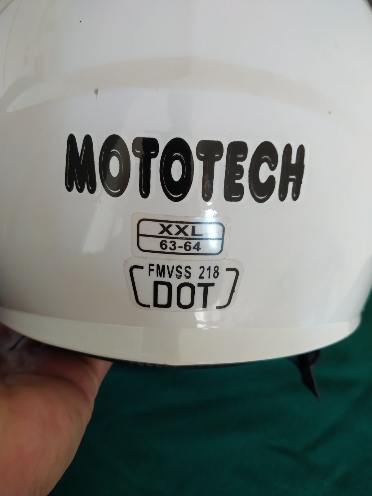 Мотошолом Mototech