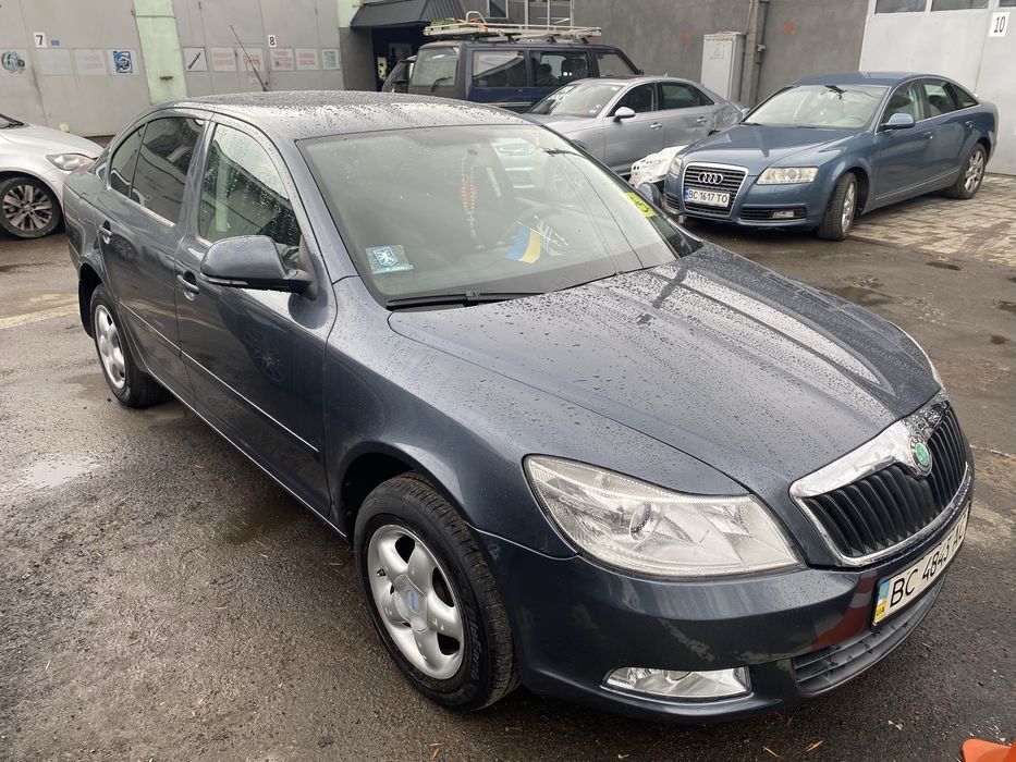 Skoda A5  1.8 TSI бензин MT