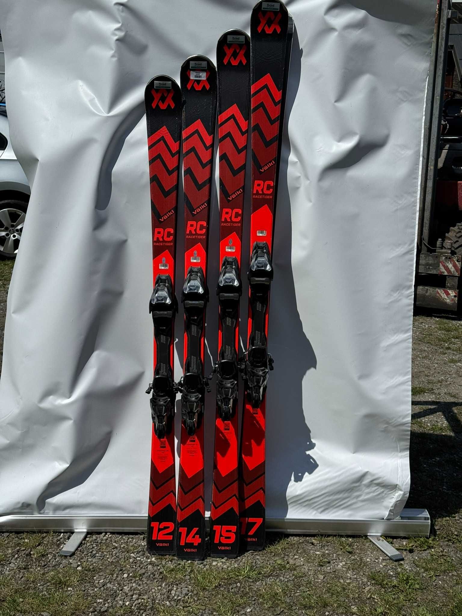 Pakiet nart Volkl Racetiger RC 10x180euro, model 24/25