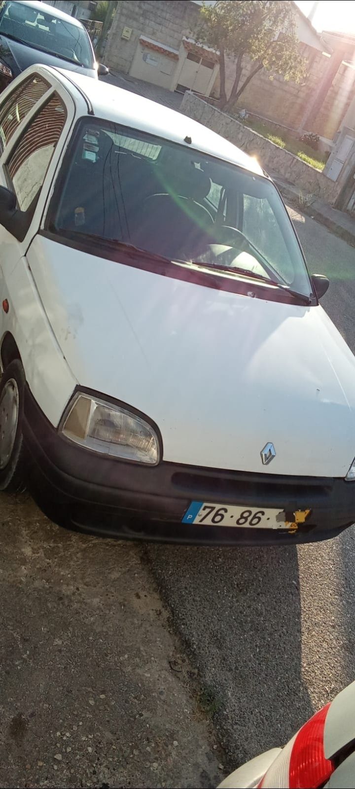 Clio 97 em estado bom