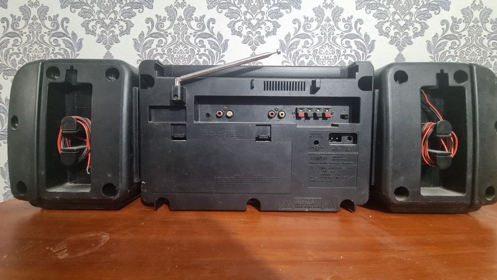 Бумбокс (Магнитофон) Sanyo m903sr