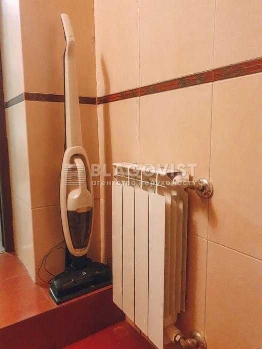 Оренда квартири .  вул Мазепи 3 . м Арсенальна. Князів Острозських