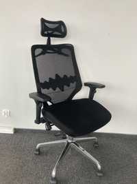Fotel FUTURA 4S Plus, krzesło biurowe z zagłówkiem, na kółkach