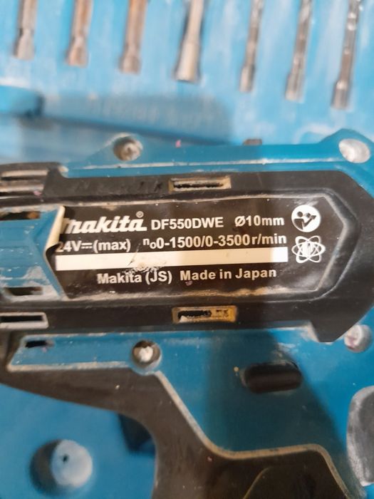 Продам инсирумент шуруповерт.