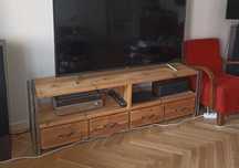 Szafka RTV z litego drewna STEEL WOOD SEART (cena nowej od 2000 pln)