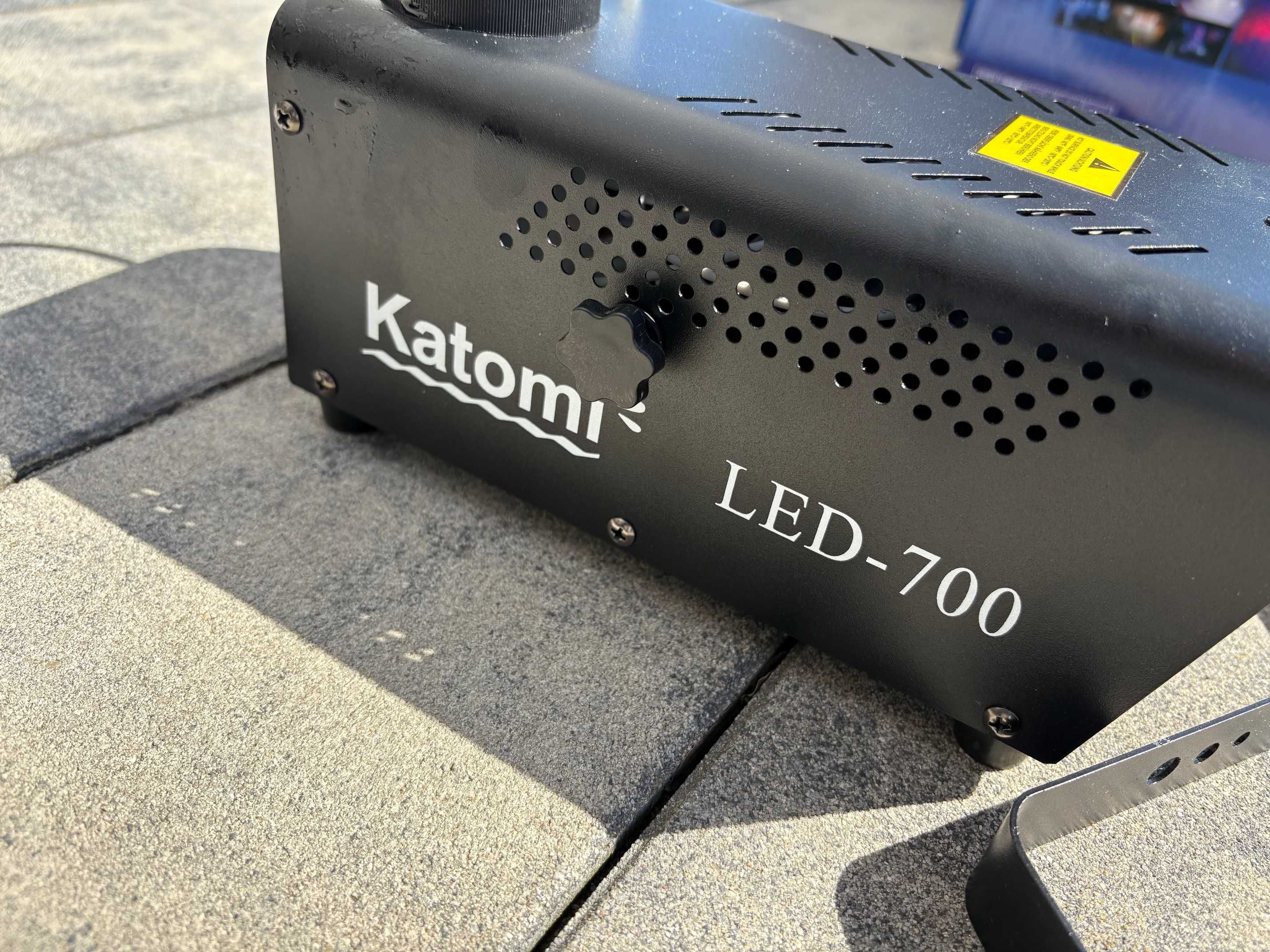 Dymiarka Maszyna do robienia dymu  WYTWORNICA KATOMI 700W RGB pilot
