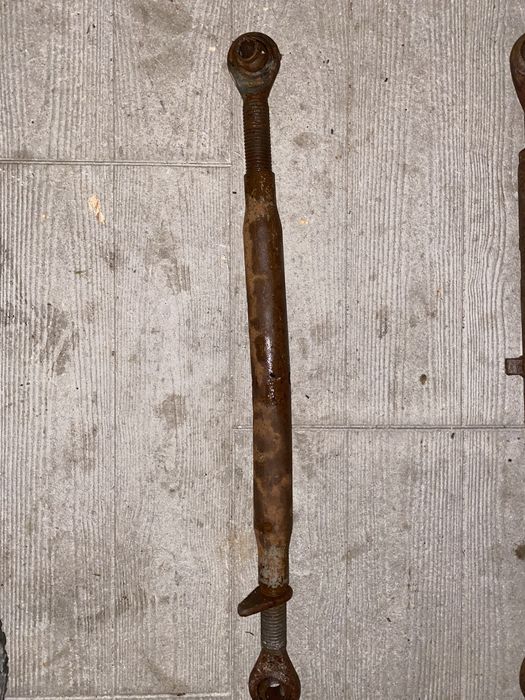 Vendo 2 teceiros braços para trator