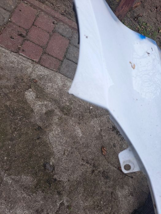 Lewy błotnik volkswagena Jetty 2012