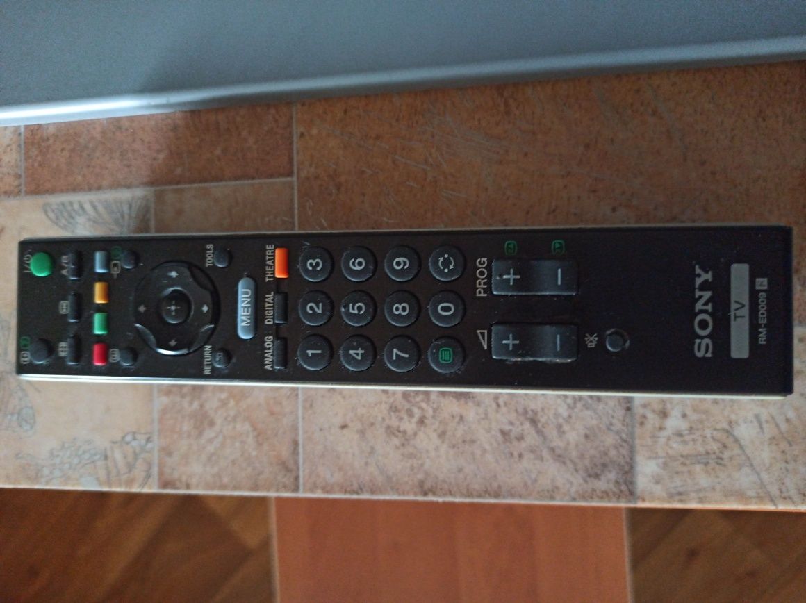 Телевизор SONY KDL-26S3020 c пультом,идеал.